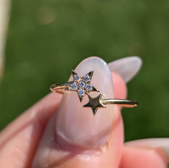 14K Yellow Gold Double Star Diamond Ring Band - Picture 6 of 10